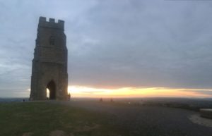 Gog, Magog und ein magischer Sonnenuntergang am Tor - mit dem Käsehobel in England TorEngland2018 045 300x193 - Gog, Magog und ein magischer Sonnenuntergang am Tor - mit dem Käsehobel in England